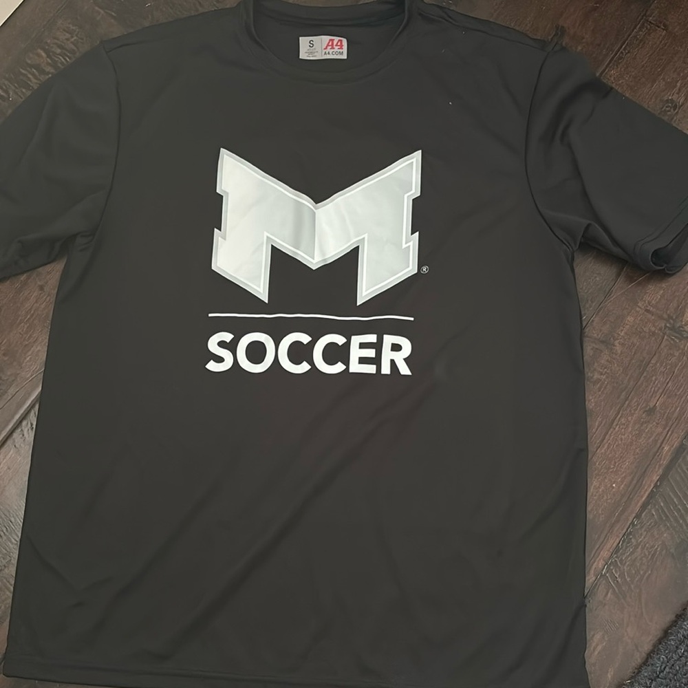 black drifit t shirt